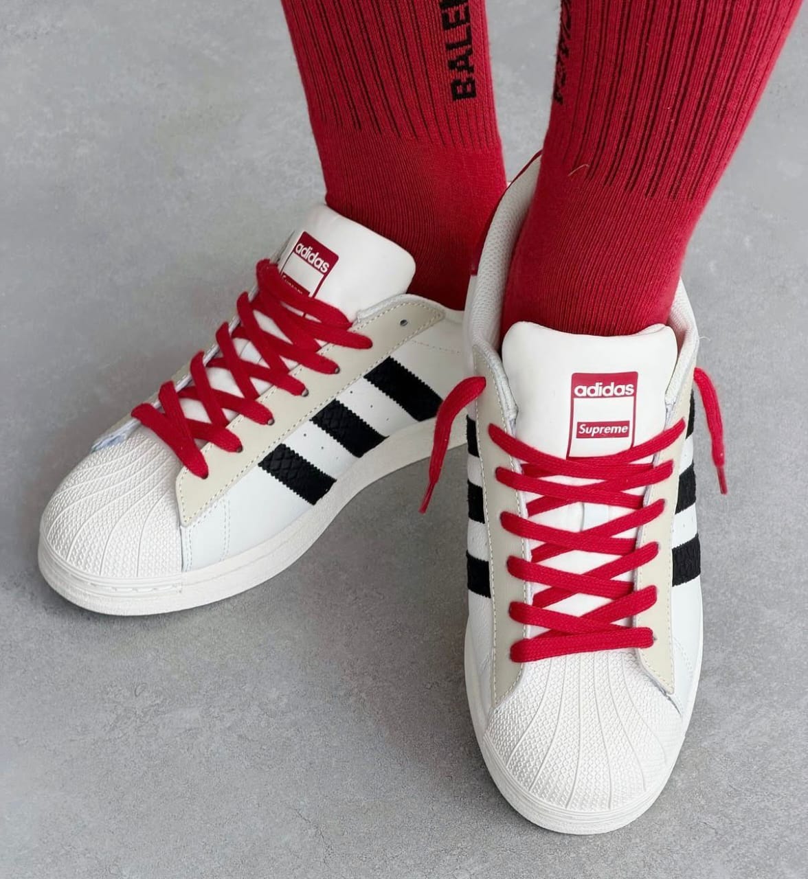 ADIDAS ORIGINALS SUPERSTAR WHITE BLACK RED STUSSY X SUPREME