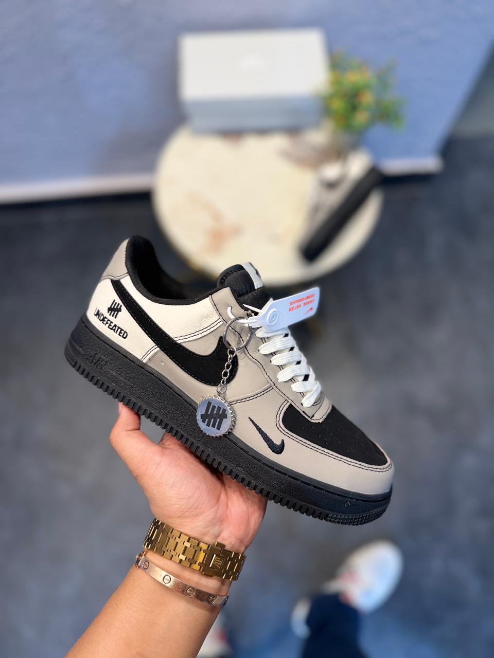 NIKE - AIRFORCE CUSTOM UNDEFEATED