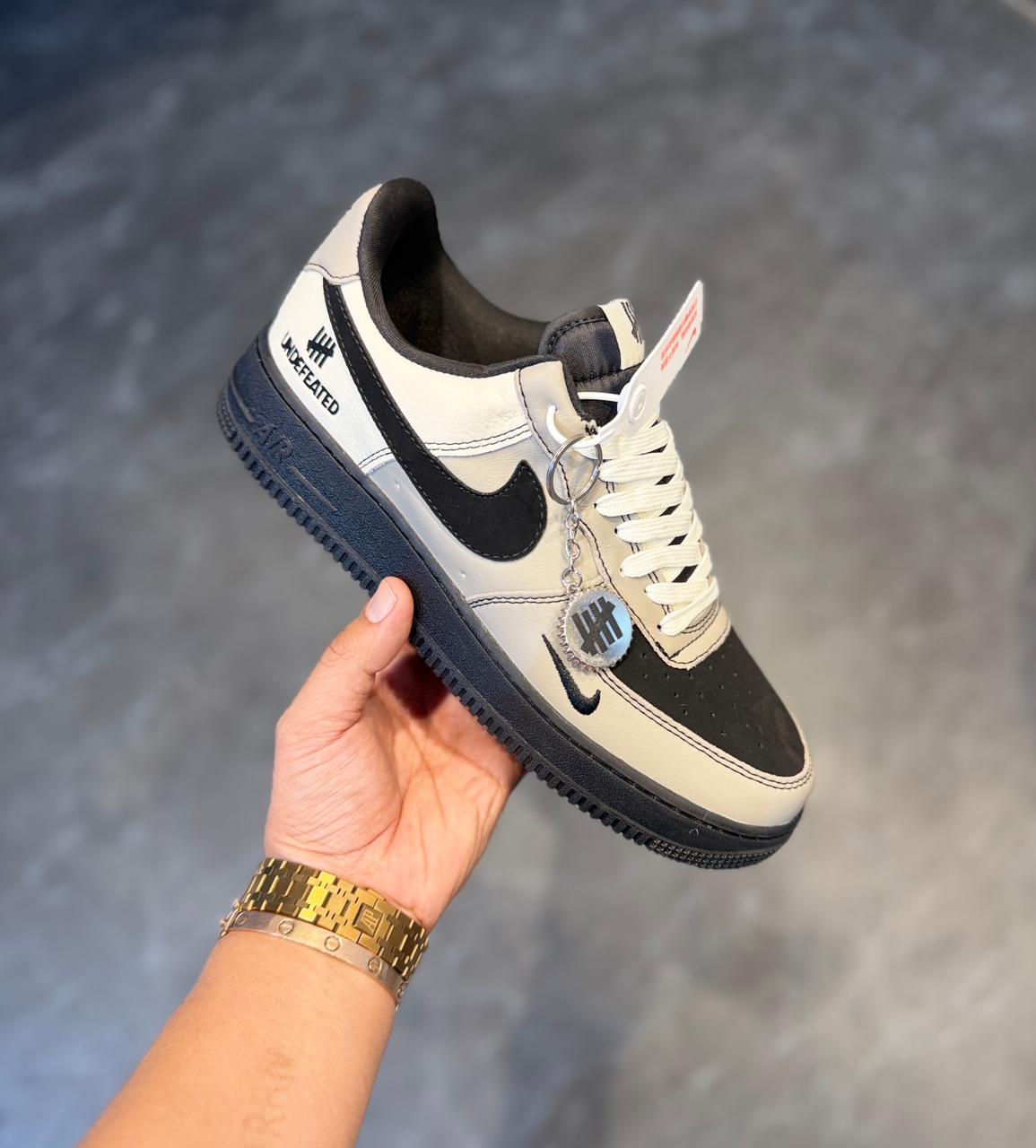 NIKE - AIRFORCE CUSTOM UNDEFEATED