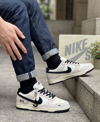 NIKE SB DUNK SYUSSY WHITE BLACK