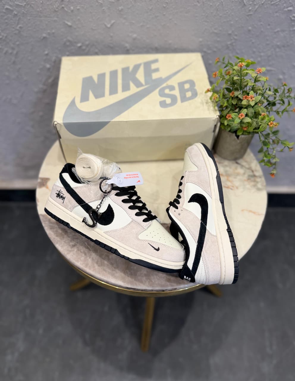 NIKE SB DUNK SYUSSY WHITE BLACK