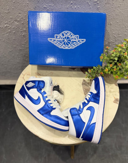 AIR JORDANS RETRO 1 ROYAL BLUE
