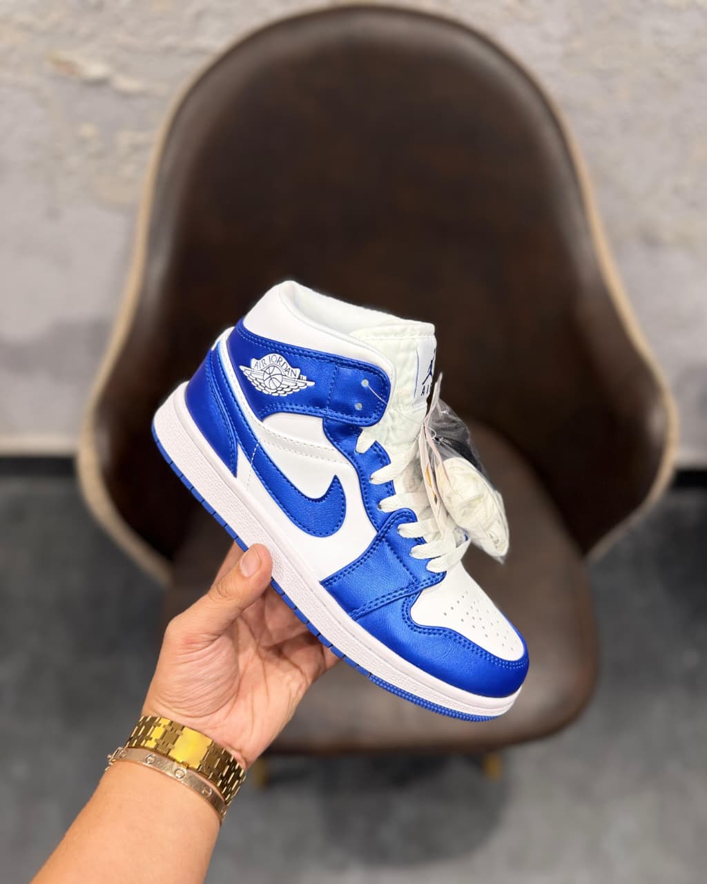 AIR JORDANS RETRO 1 ROYAL BLUE