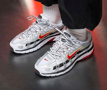 NIKE P-6000 TRAINER METALLIC RED