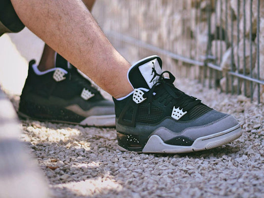 AIR JORDANS RETRO 4 FEAR PACK