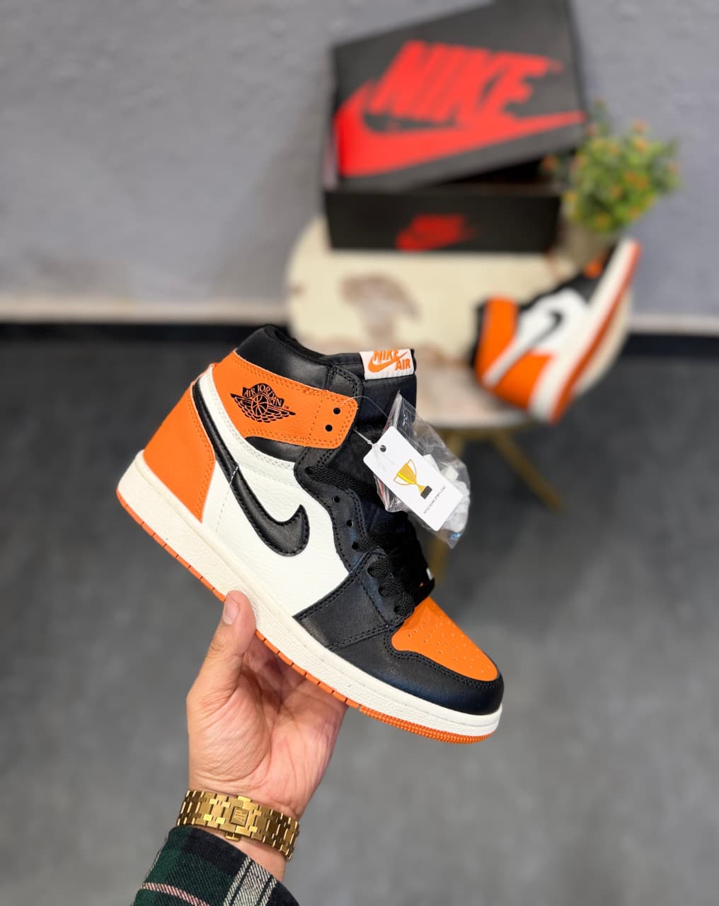 AIR JORDANS RETRO 1 HIGH SHATTERED BACKBOARD