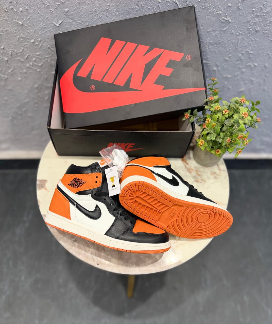 AIR JORDANS RETRO 1 HIGH SHATTERED BACKBOARD