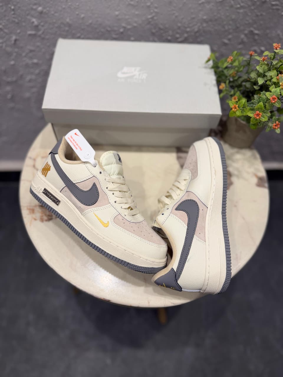 NIKE - AIRFORCE CUSTOM BEIGE UNDERSTAND UNDEFEATED 2026