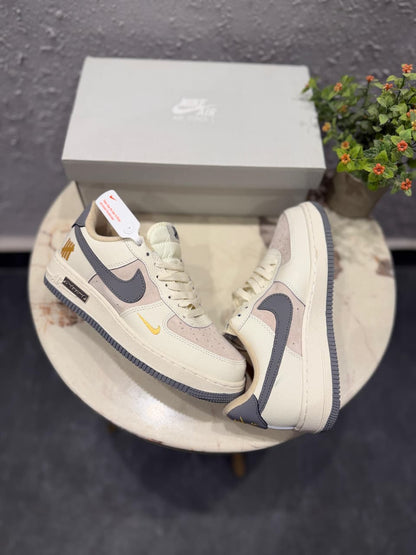 NIKE - AIRFORCE CUSTOM BEIGE UNDERSTAND UNDEFEATED 2026