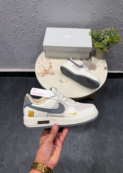 NIKE - AIRFORCE CUSTOM BEIGE UNDERSTAND UNDEFEATED 2026